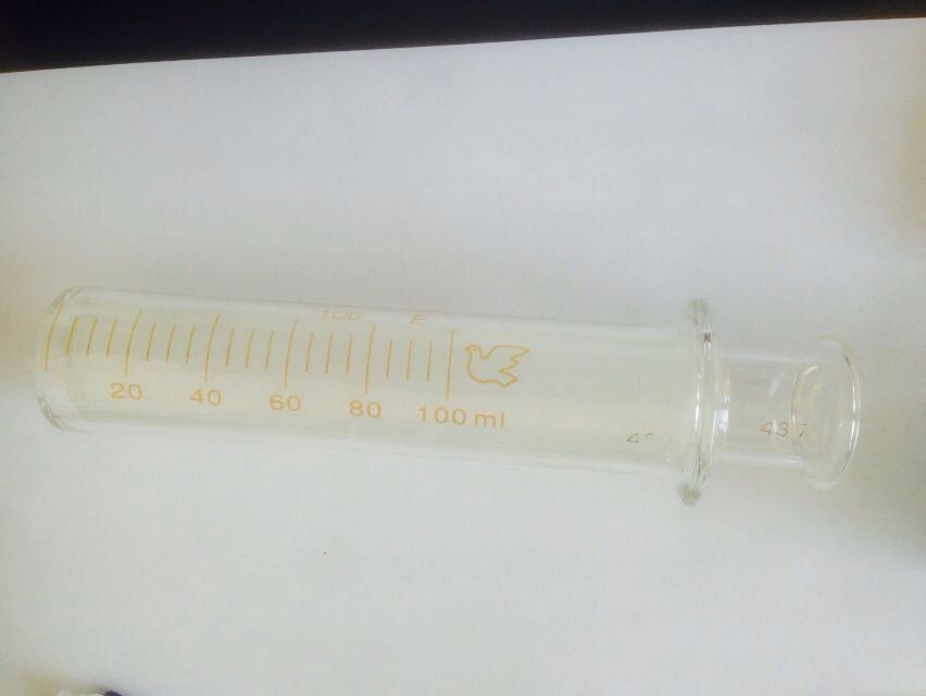 100毫升注射器